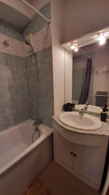 Superbe Appartement La Joue Du Loup Centre, 6 Personnes, Avec Parking Prive Saint-Étienne-en-Dévoluy Eksteriør billede